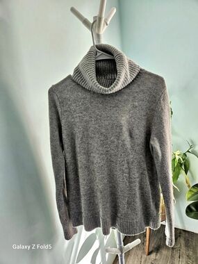 J.Crew Merino Wool Ribbed Rolled Turtleneck Sweater Gray Sweater Medium